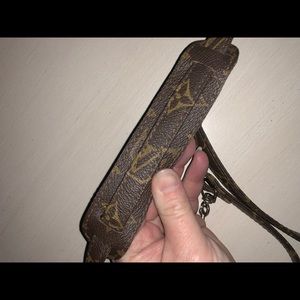 Louis Vuitton Pochette Strap